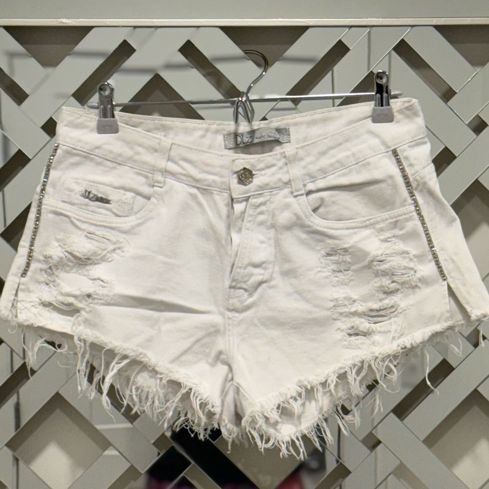 White Distressed Denim Shorts with rhinestones - size BR38 - US 6-8 EUC